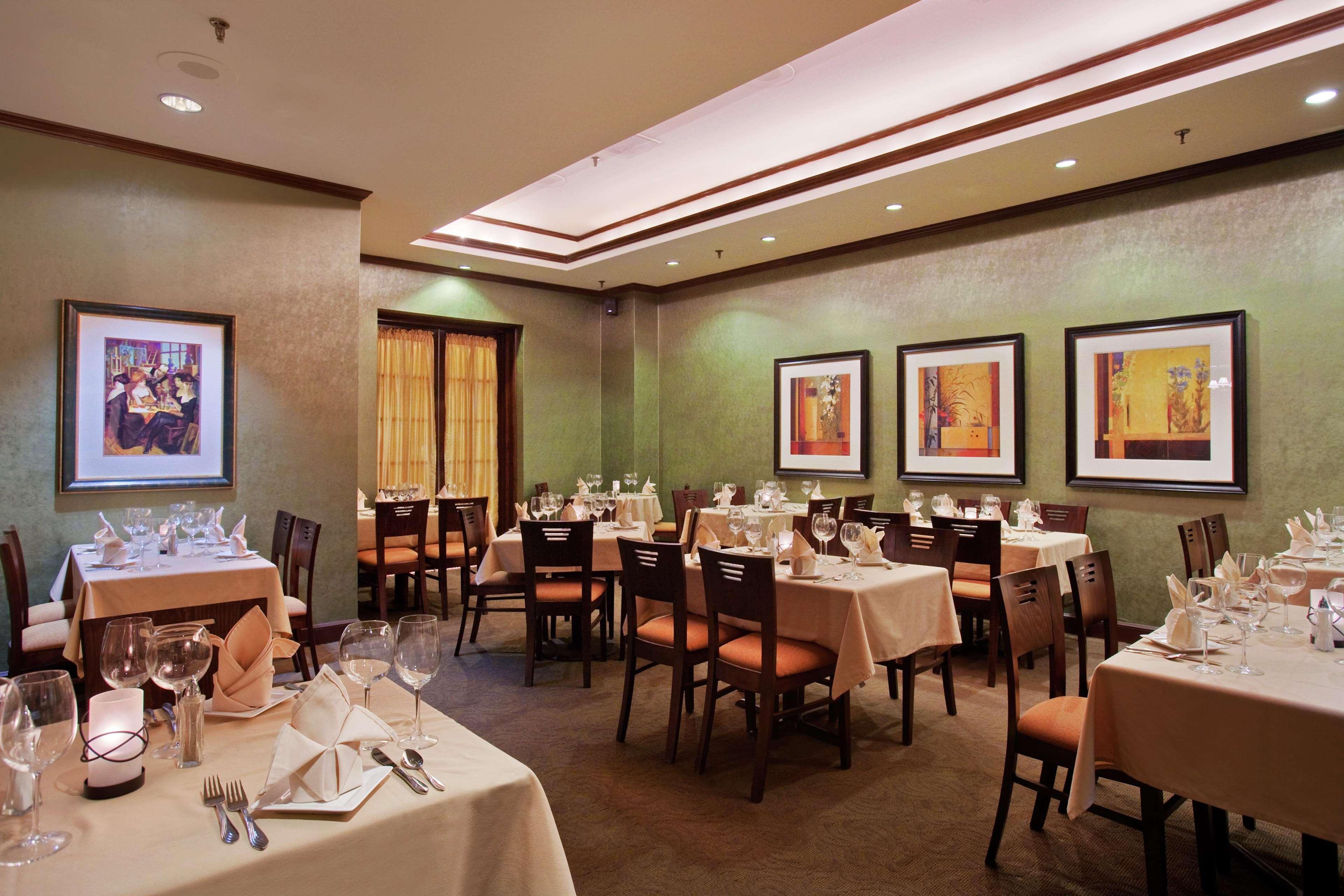 Hilton Fort Wayne At The Grand Wayne Convention Center (Adults Only) Restaurant photo