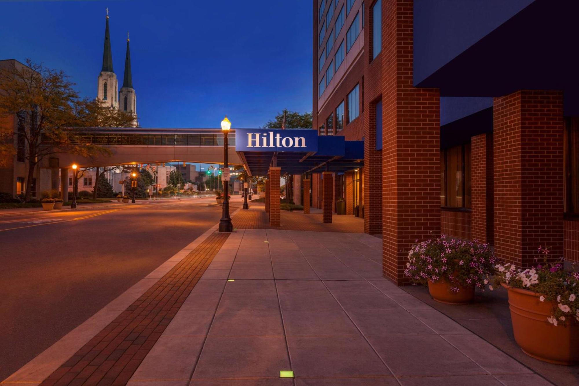 Hilton Fort Wayne At The Grand Wayne Convention Center (Adults Only) Exterior photo